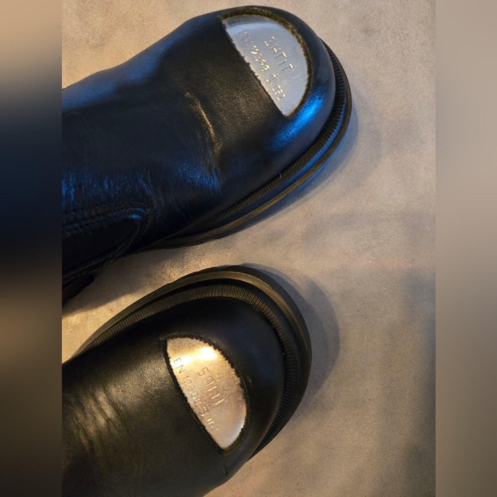Boots - Picture 3 of 5